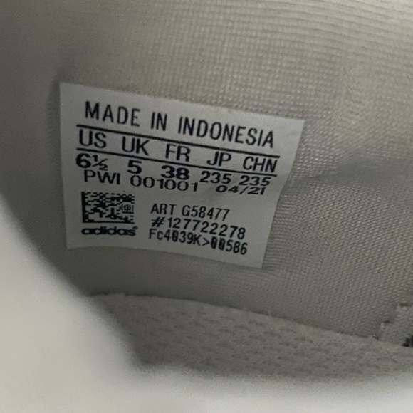 NWOT Adidas Women's Gray Running Shoes - Picture 12 of 12